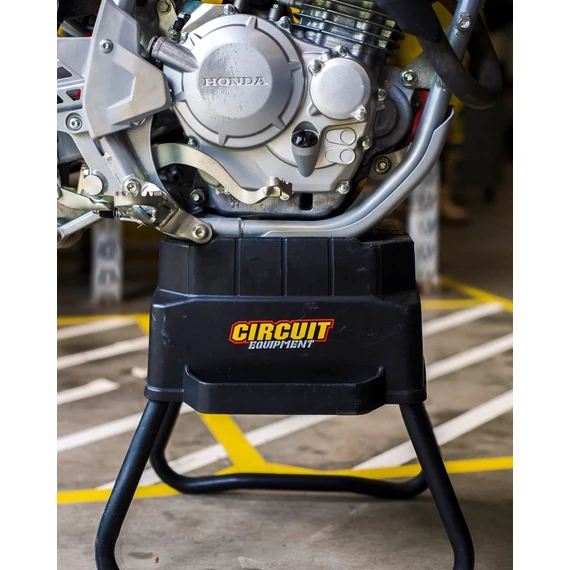 Cubic motortartó bak